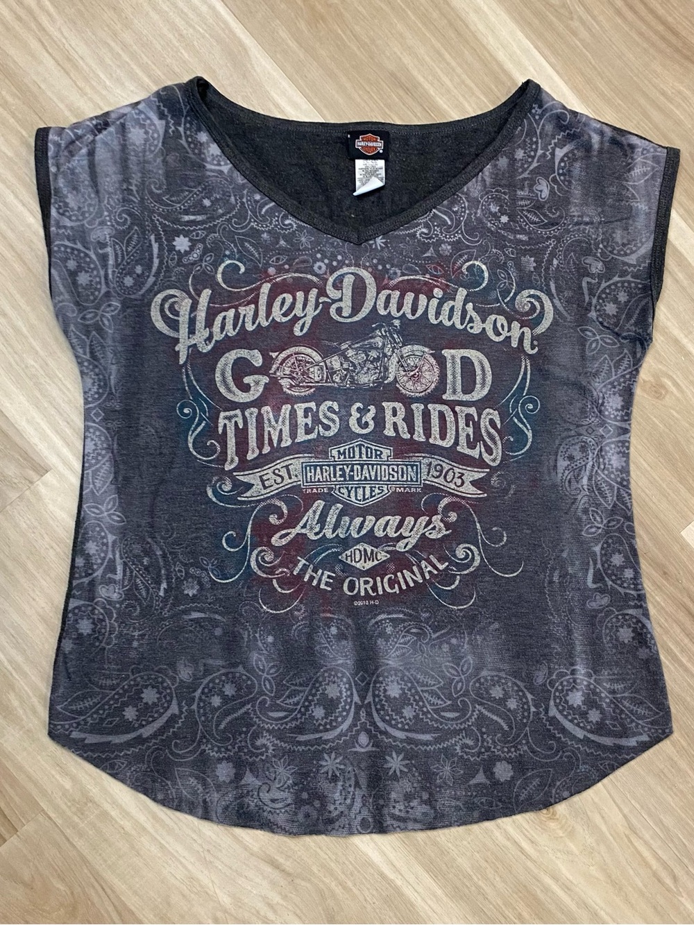 Harley-Davidson Womens Shirt Small Grey Paisley V-Neck Top Garden State NJ